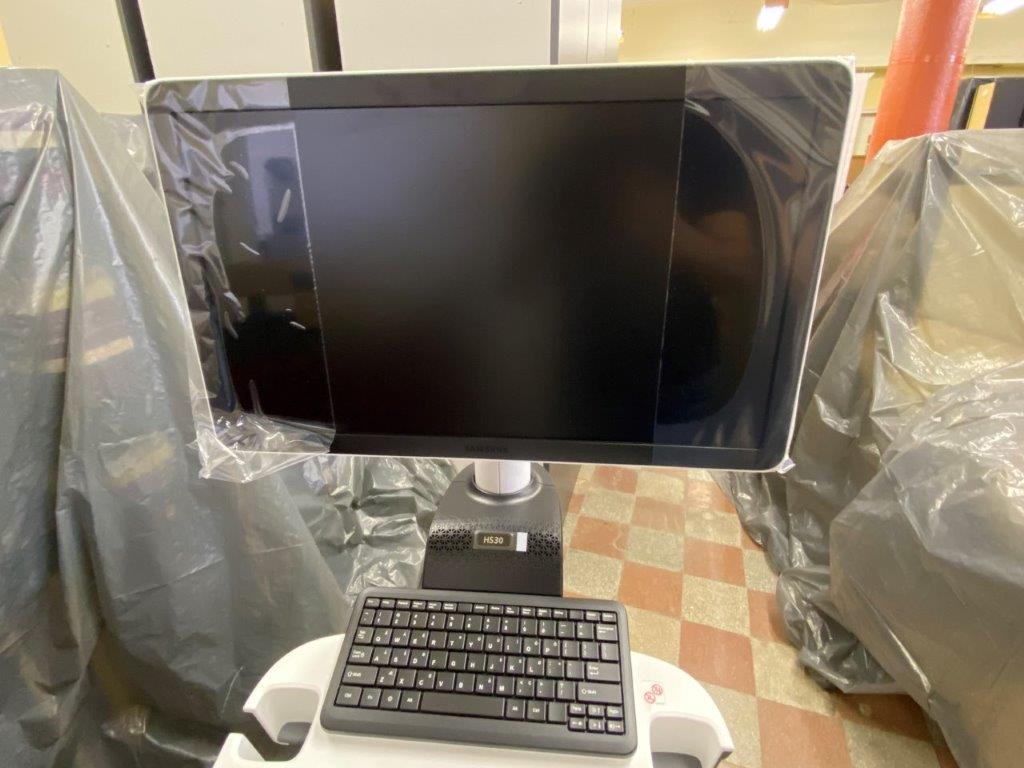 Használt HS30 ultrahang készülék két vizsgálófejjel szülészeti-nőgyógyászati célra - hasi és hüvelyi vizsgálófejekkel